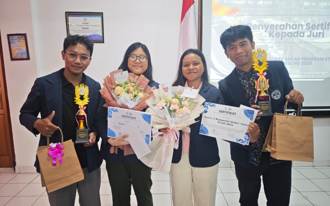 Tunjukkan Kemampuan Berpikir Kritis, Mahasiswa Sistem Informasi Raih Juara 3 Debat di Ajang UNESHCO 2025